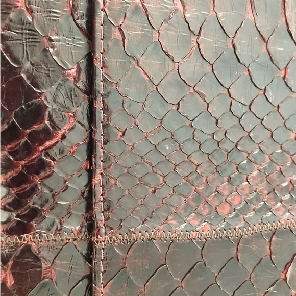 Original Fatto a Mano by Carlos Falchi Crocodile Clutch with Magnetic Gold Chain - Picture 9 of 9